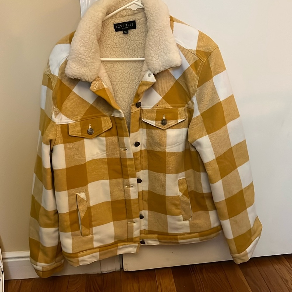 girls xl love tree flannel jacket
i wear a women’s s/m and it fits me fine